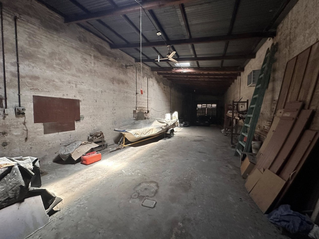 VENDO CASA ZONA CENTRO A RECICLAR 700m2