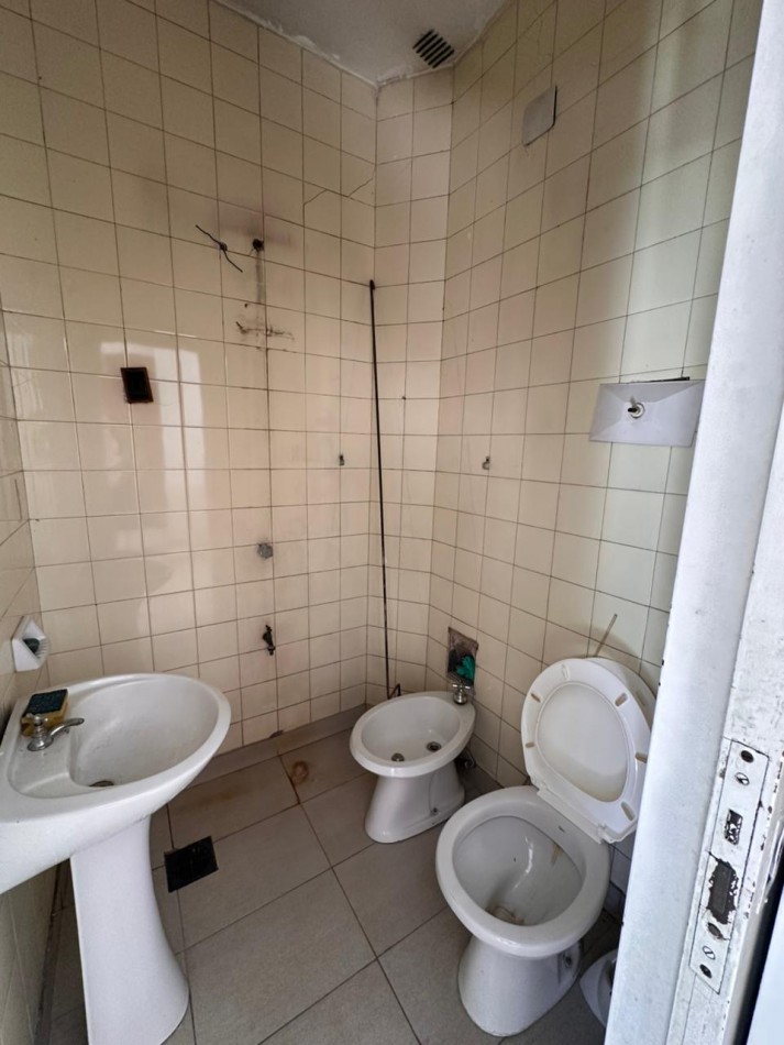 ALQUILO LOCAL COMERCIAL ZONA CENTRO $420.000 FINAL