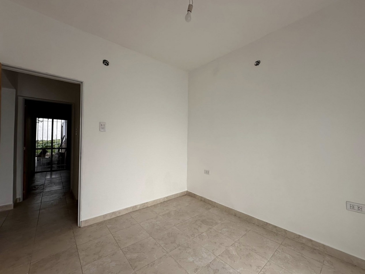 VENDO CASA HECHA A NUEVO 2 DORM. 3 BAÑOS