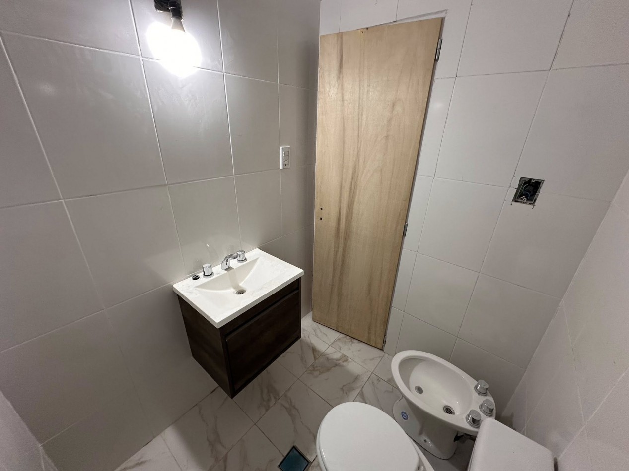 VENDO CASA HECHA A NUEVO 2 DORM. 3 BAÑOS