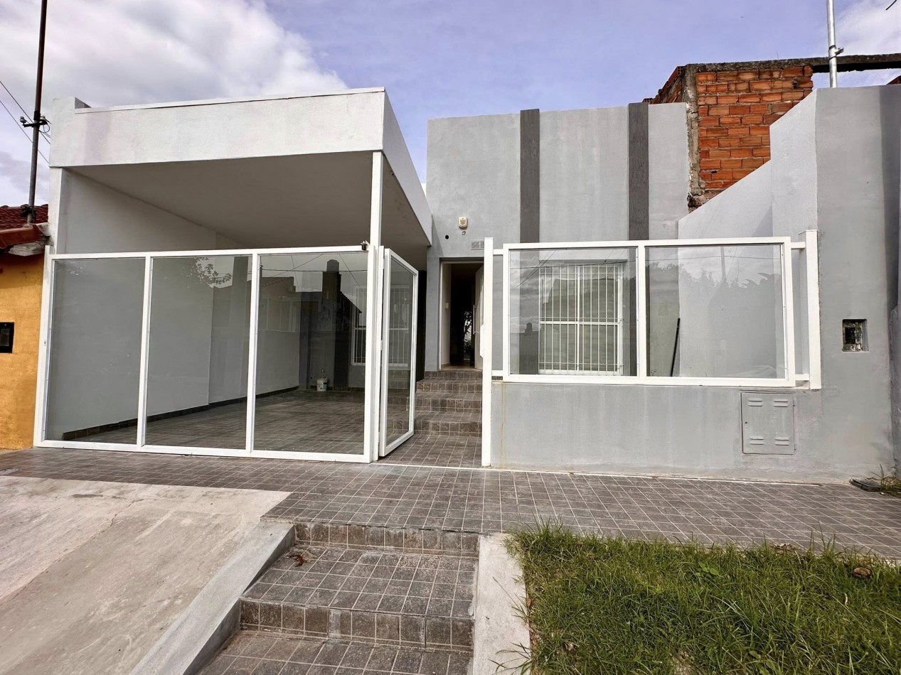 VENDO CASA HECHA A NUEVO 2 DORM. 3 BAÑOS