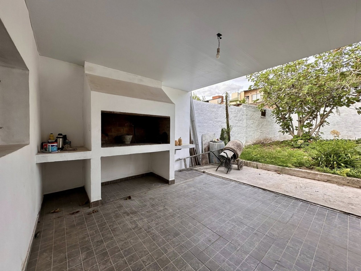 VENDO CASA HECHA A NUEVO 2 DORM. 3 BAÑOS