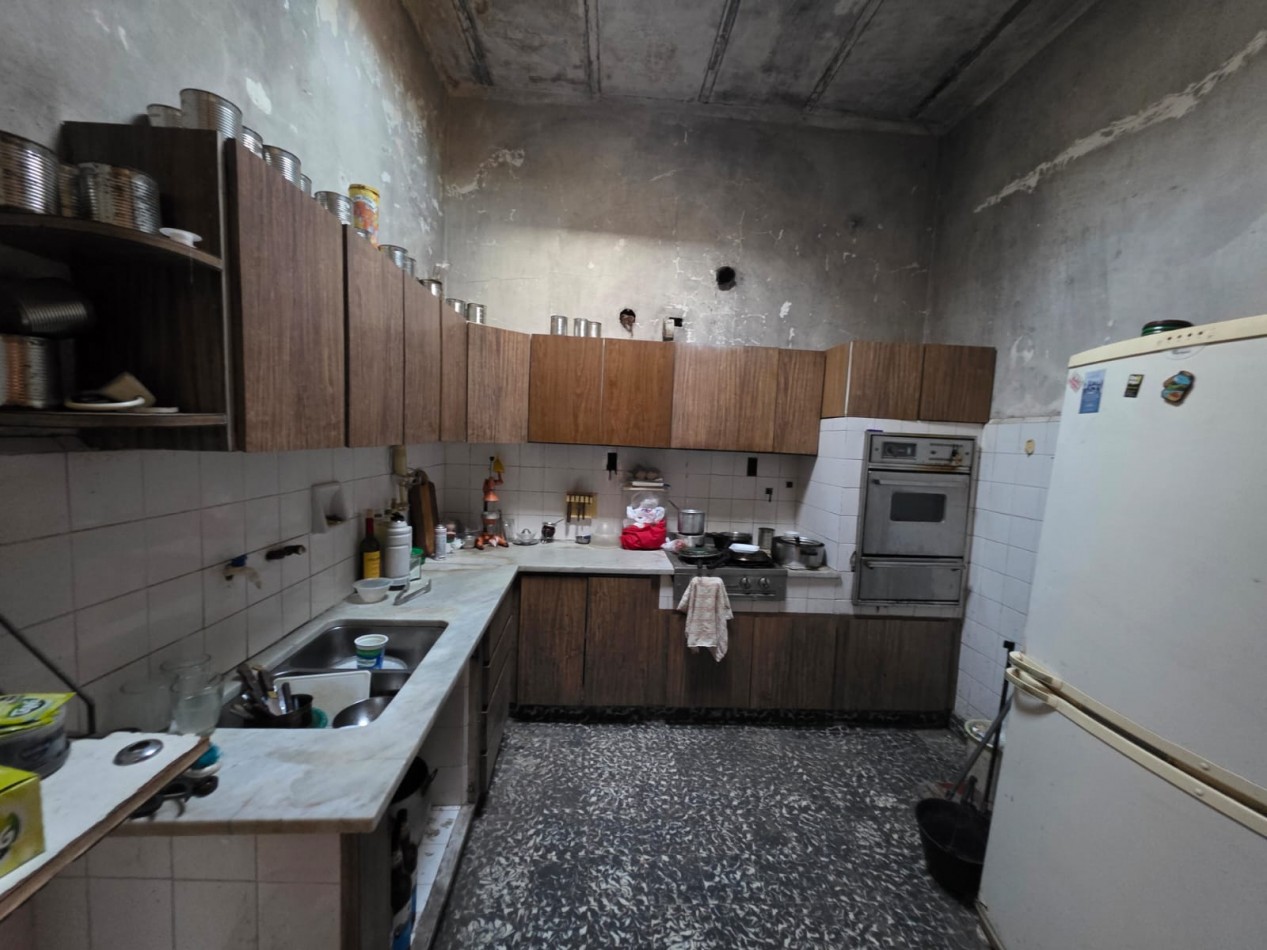 VENDO IMPORTANTE INMUEBLE ZONA PLAZA SAENZ PEÑA. U$D 200.000