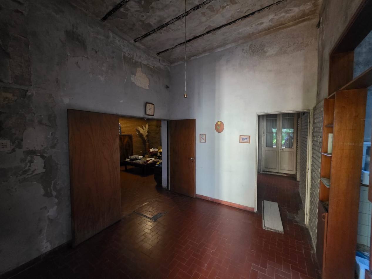 VENDO IMPORTANTE INMUEBLE ZONA PLAZA SAENZ PEÑA. U$D 200.000