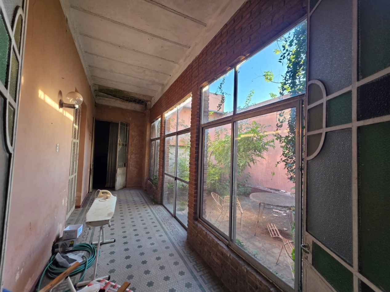 VENDO IMPORTANTE INMUEBLE ZONA PLAZA SAENZ PEÑA. U$D 200.000