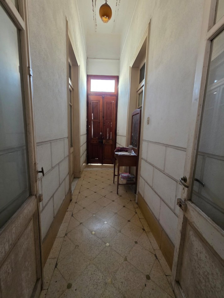 VENDO IMPORTANTE INMUEBLE ZONA PLAZA SAENZ PEÑA. U$D 200.000