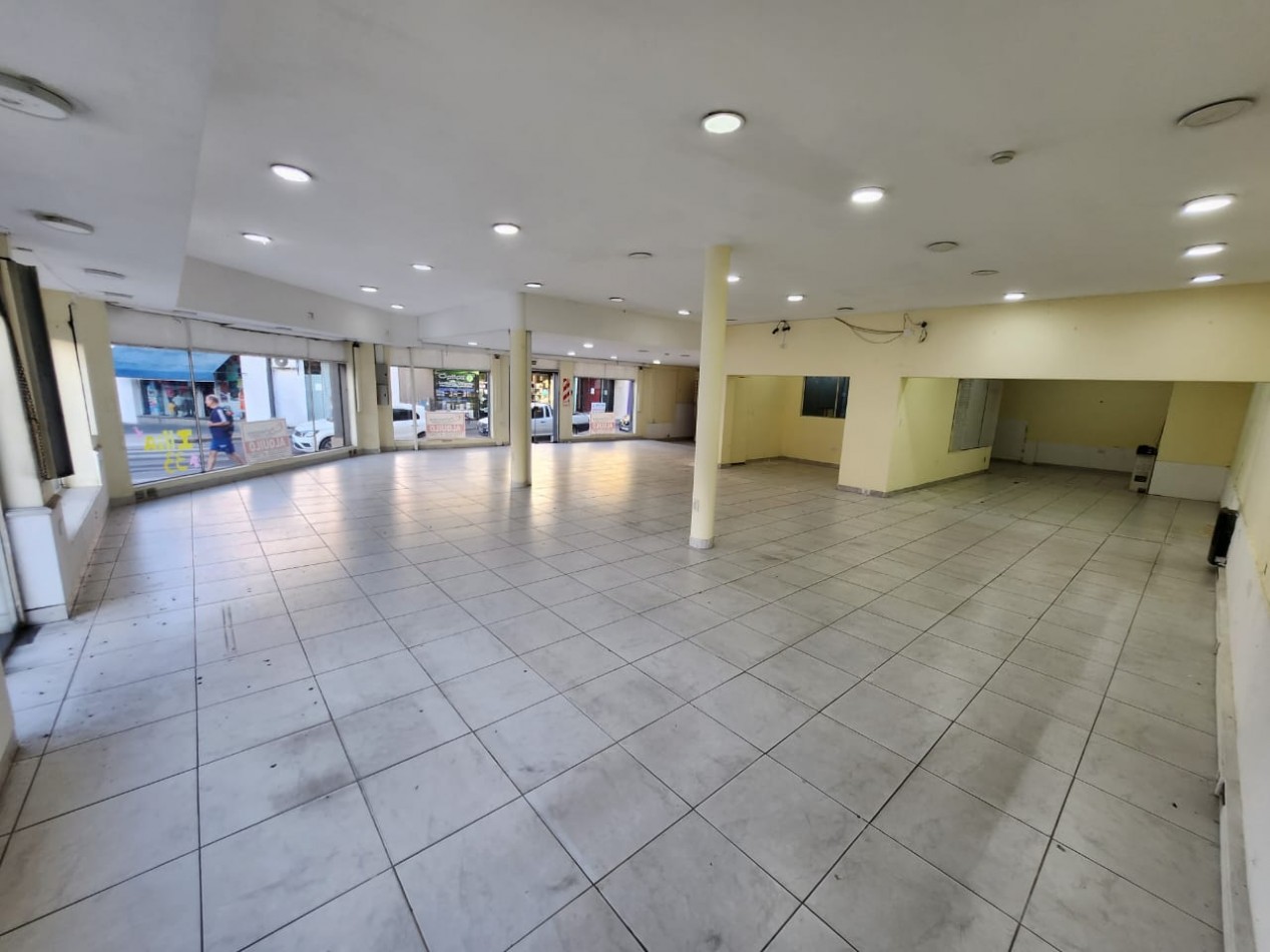 ALQUILO LOCAL COMERCIAL ZONA CENTRO $1.800.000+IVA +IMP