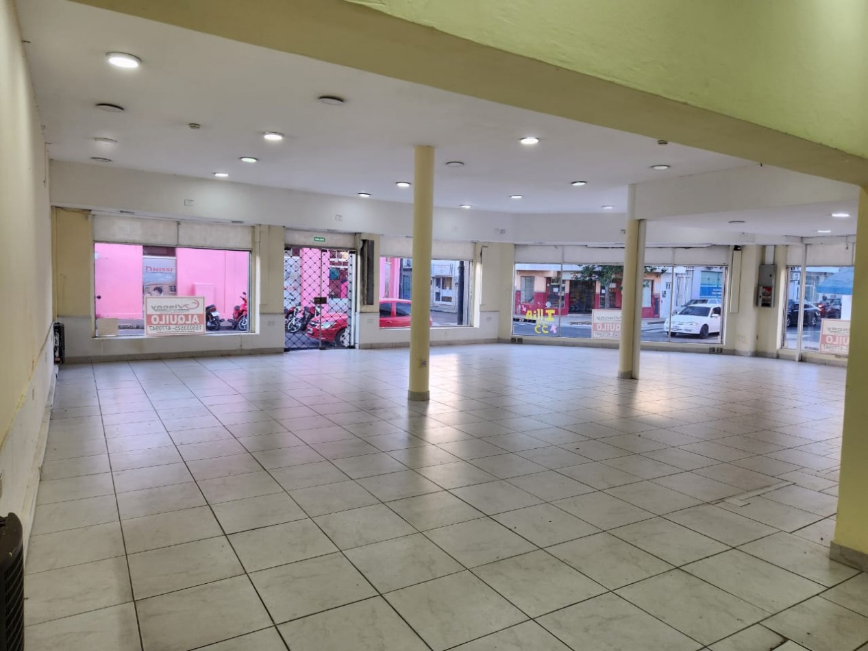 ALQUILO LOCAL COMERCIAL ZONA CENTRO $1.800.000+IVA +IMP