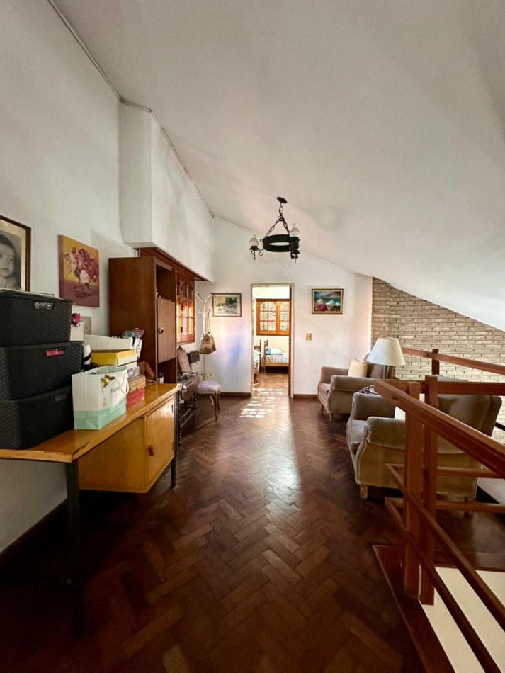 VENDO/PERMUTO CHALET 3 DORMITORIOS, 4 BAÑOS, PILETA U$D 295.000