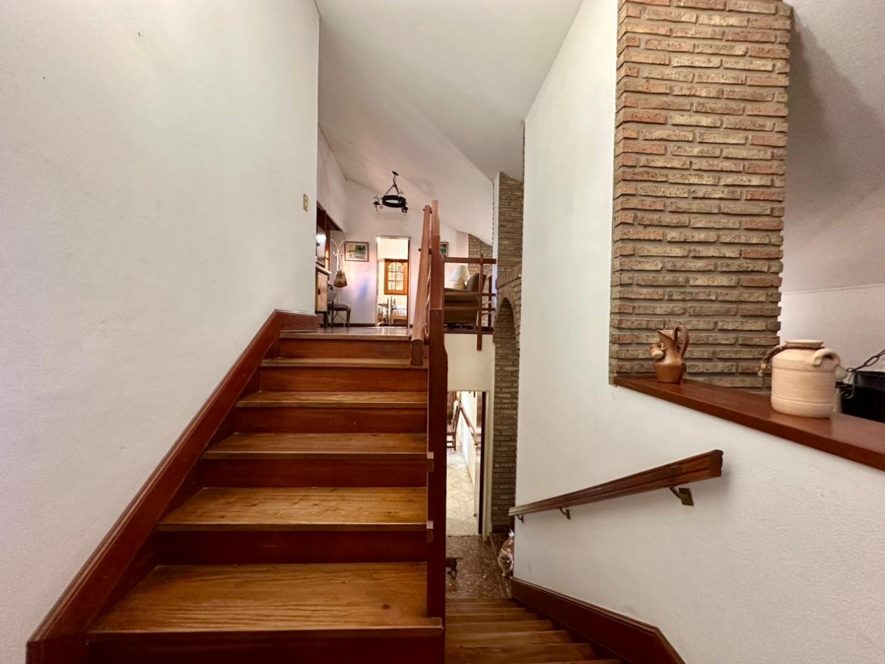 VENDO/PERMUTO CHALET 3 DORMITORIOS, 4 BAÑOS, PILETA U$D 295.000