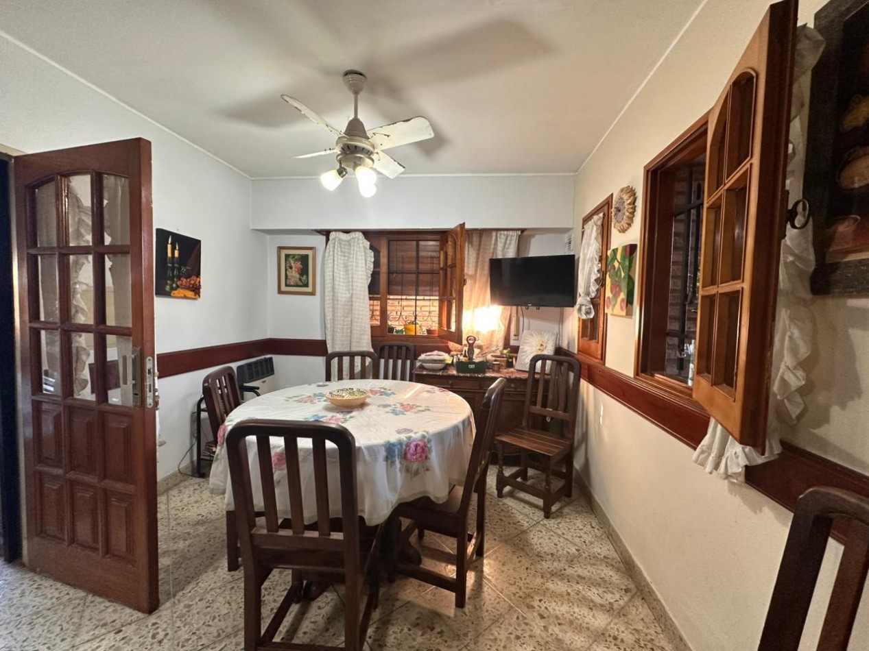 VENDO/PERMUTO CHALET 3 DORMITORIOS, 4 BAÑOS, PILETA U$D 295.000