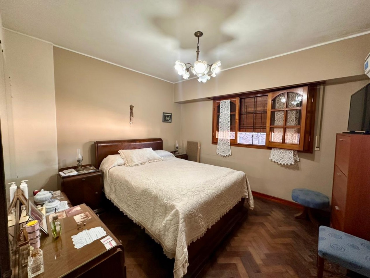 VENDO/PERMUTO CHALET 3 DORMITORIOS, 4 BAÑOS, PILETA U$D 295.000