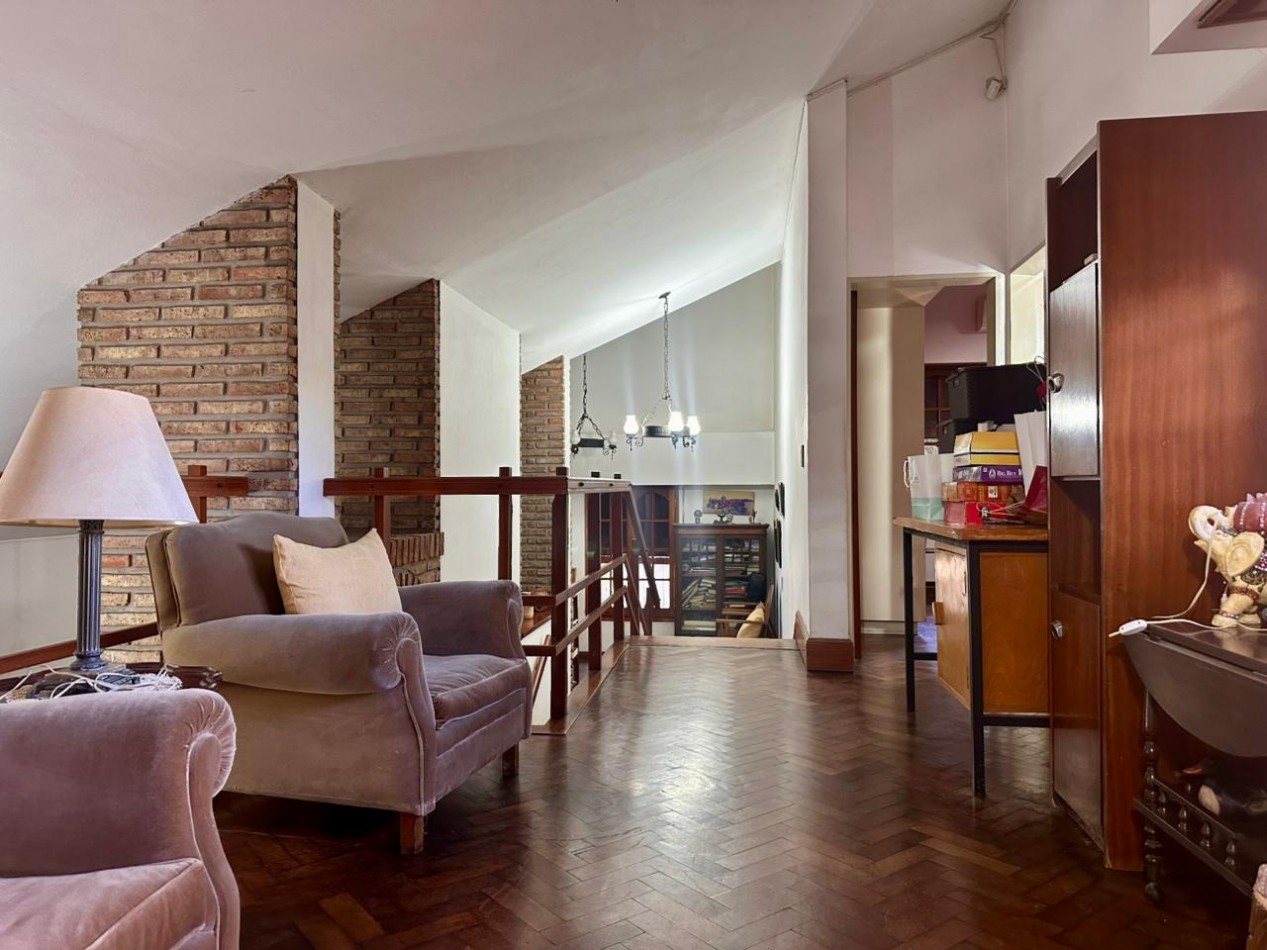 VENDO/PERMUTO CHALET 3 DORMITORIOS, 4 BAÑOS, PILETA U$D 295.000