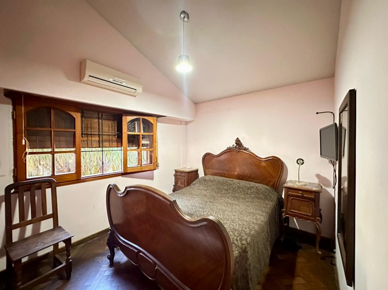 VENDO/PERMUTO CHALET 3 DORMITORIOS, 4 BAÑOS, PILETA U$D 295.000