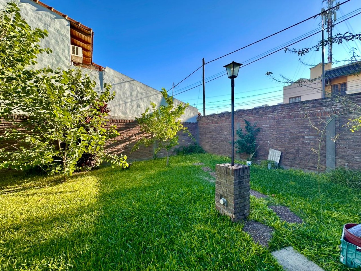 VENDO/PERMUTO CHALET 3 DORMITORIOS, 4 BAÑOS, PILETA U$D 295.000