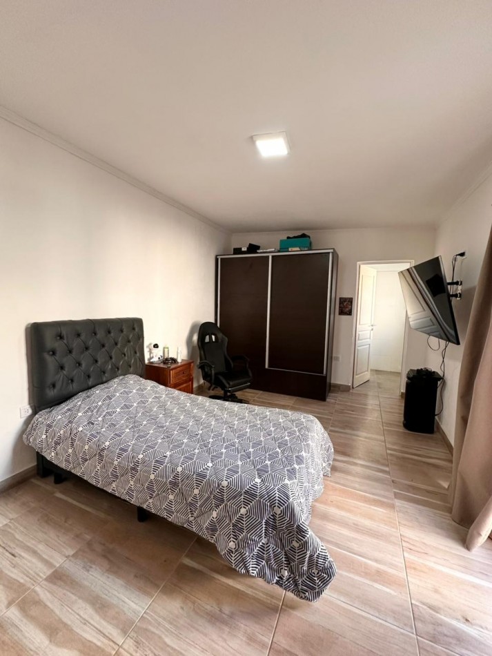 VENDO CASA NUEVA ZONA THOMPSON. 4 DOR, 2 BAÑOS, PILETA U$D 150.000