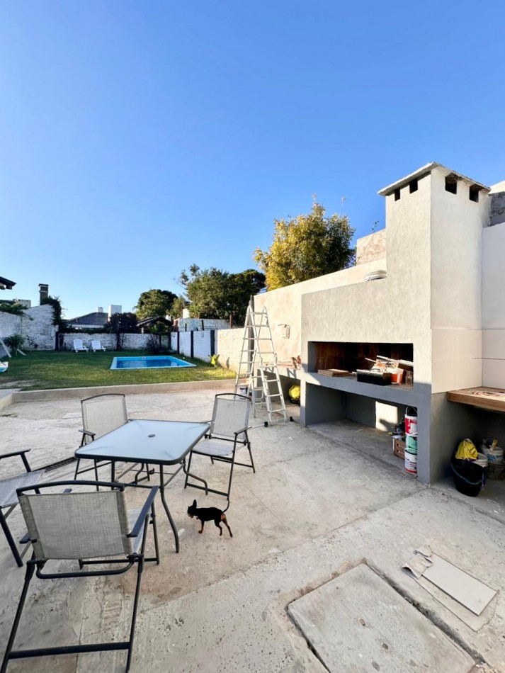 VENDO CASA NUEVA ZONA THOMPSON. 4 DOR, 2 BAÑOS, PILETA U$D 150.000