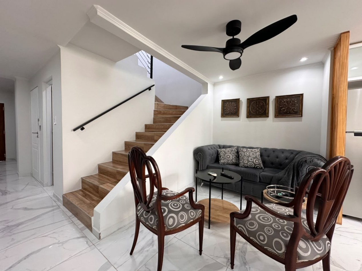 VENDO CASA NUEVA ZONA PARQUE 2 DOR, 3 BAÑOS, COCHERA UD 250.000.-