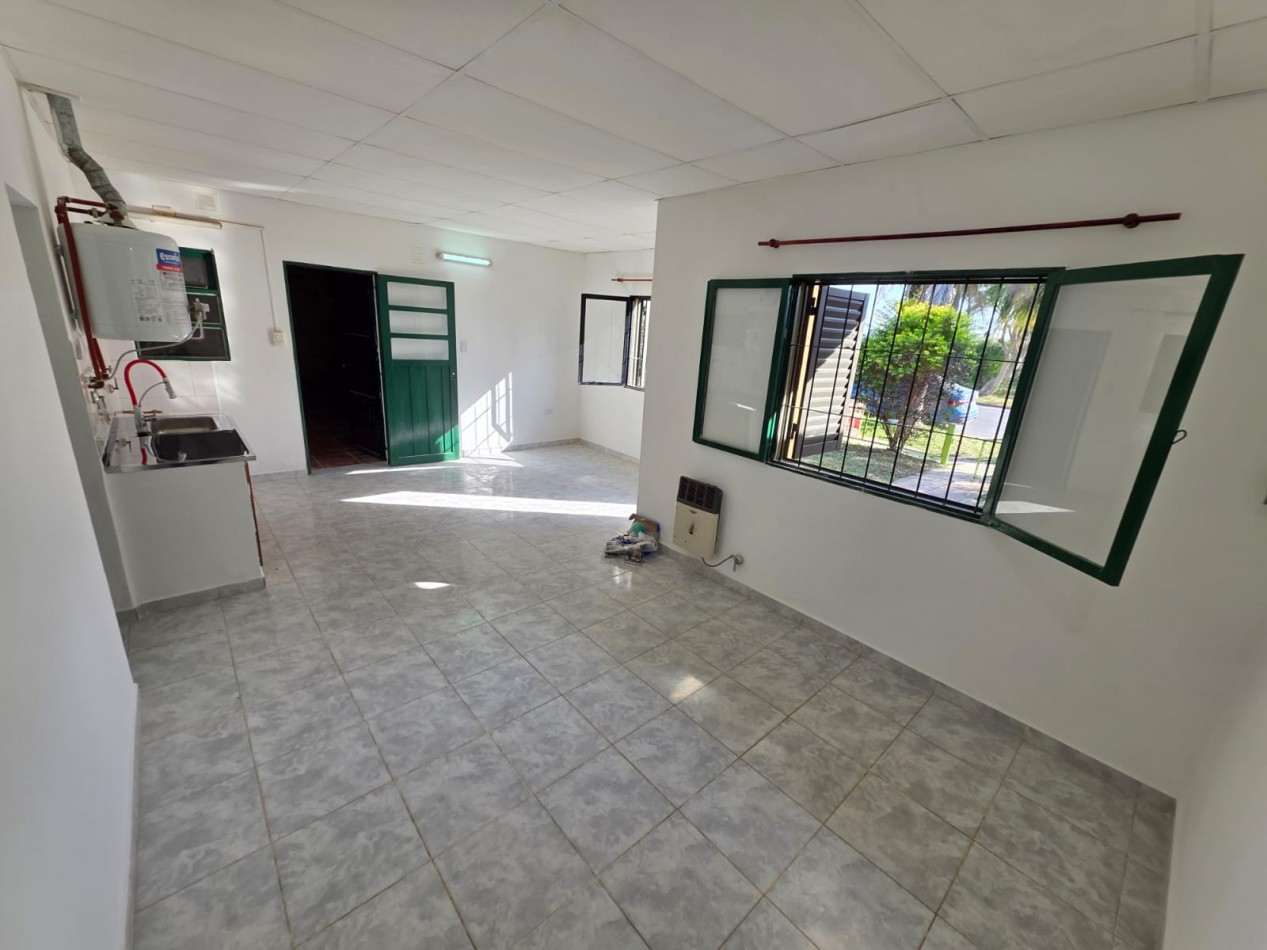 ALQUILO CASA 1 DOR, COCHERA Y FONDO EN ORO VERDE $500.000 + SERVICIOS E IMPUESTOS 