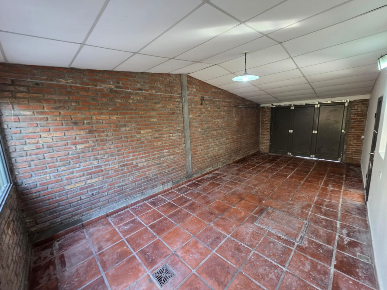 ALQUILO CASA 1 DOR, COCHERA Y FONDO EN ORO VERDE $500.000 + SERVICIOS E IMPUESTOS 