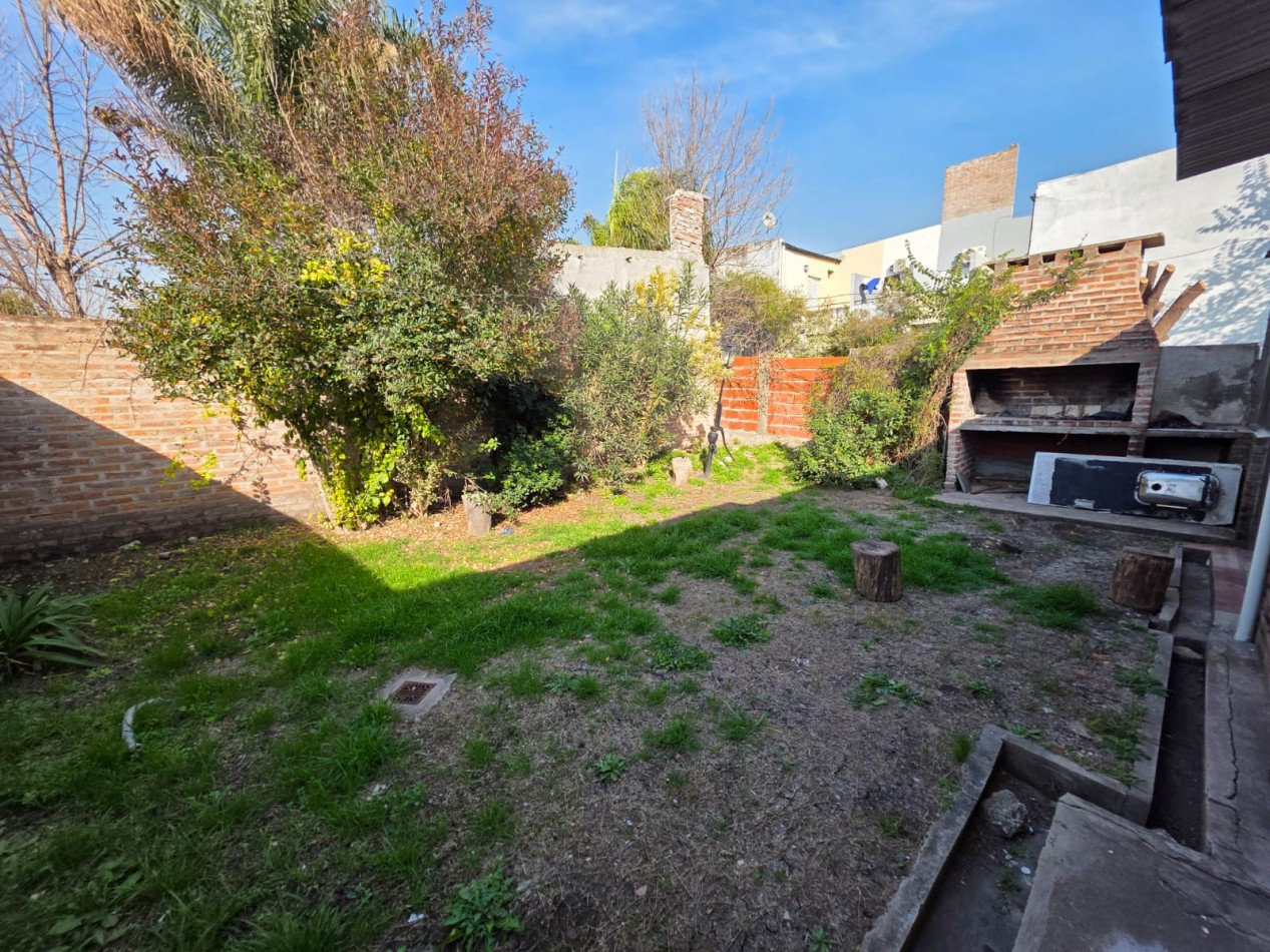 ALQUILO CASA 1 DOR, COCHERA Y FONDO EN ORO VERDE $500.000 + SERVICIOS E IMPUESTOS 