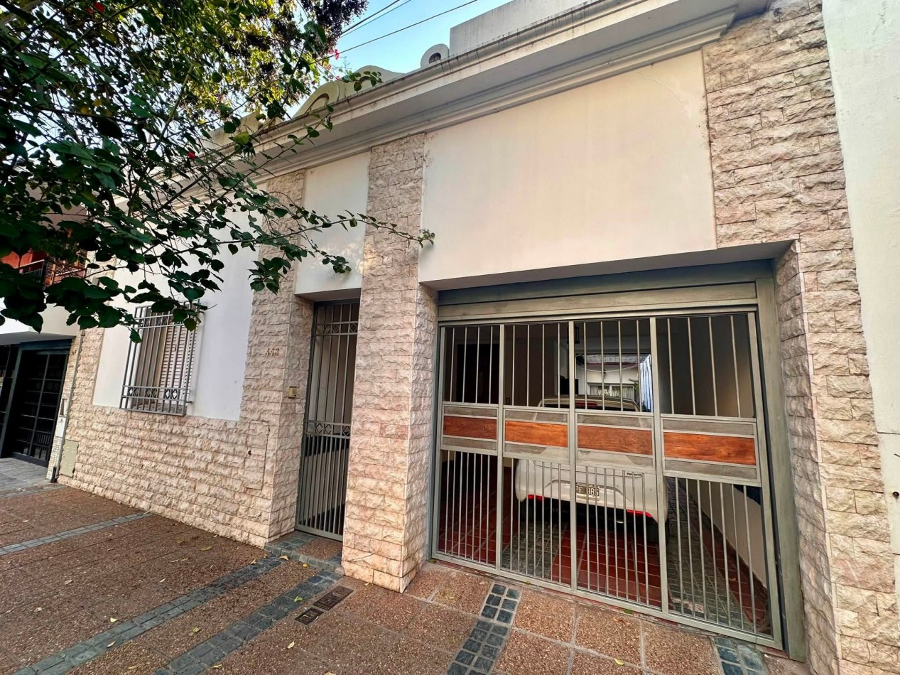 VENDO CASA 3 DORM ZONA PARQUE / CENTRO