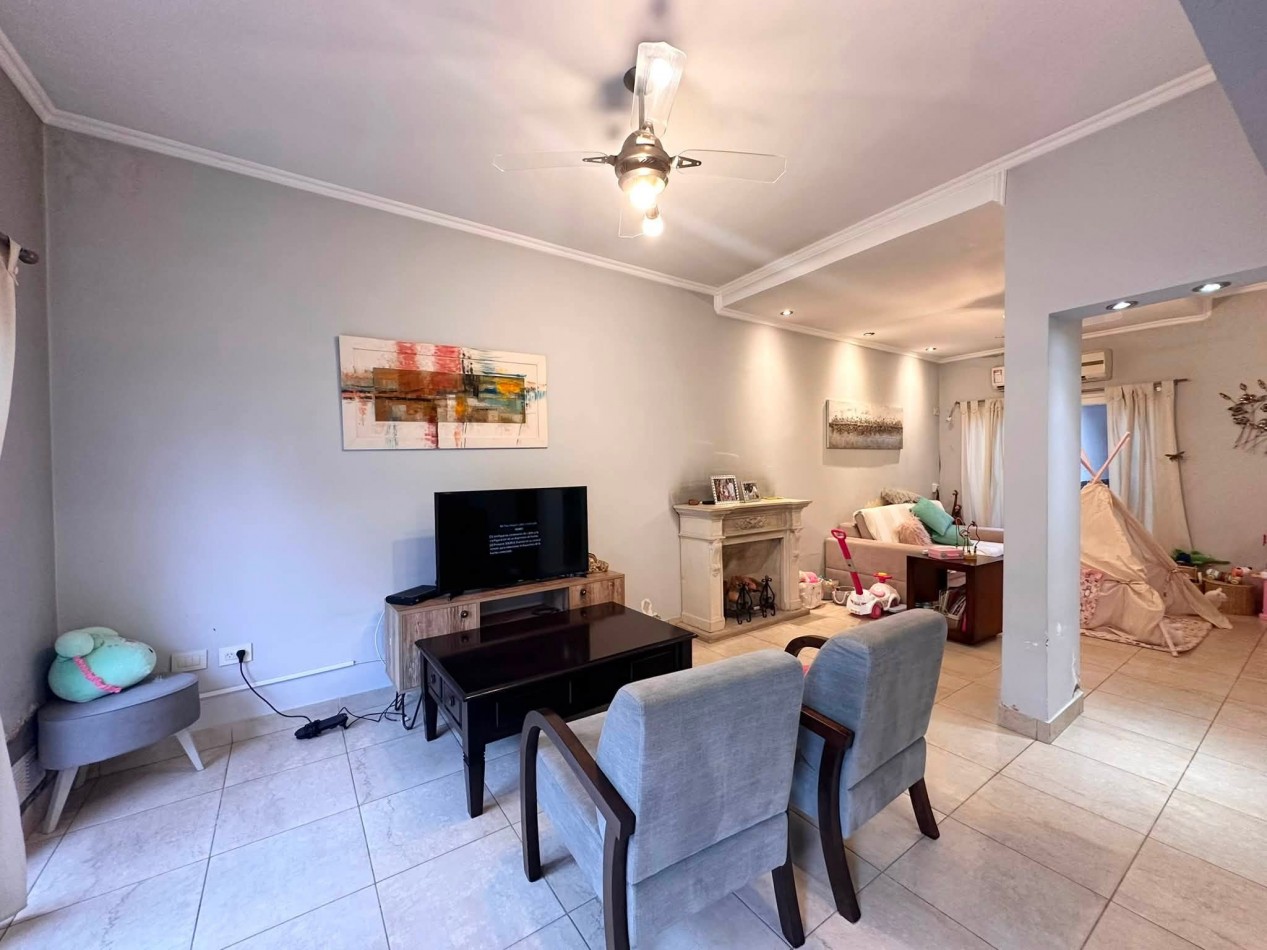 VENDO CASA 3 DORM ZONA PARQUE / CENTRO