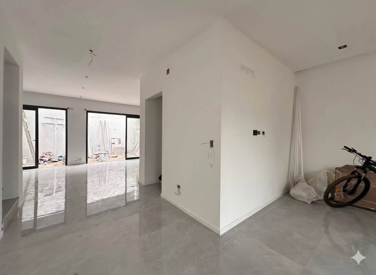 VENDO CASA 3 DORM 3 BAÑOS A ESTRENAR