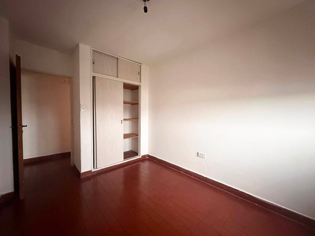 VENDO DEPTO 2 DORMITORIOS CON COCHERA