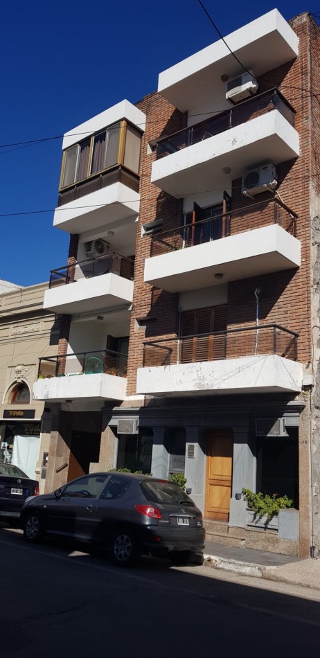 ALQUILO DEPTO 1 DORM $350.000 + EXP + TASAS. ZONA CENTRO
