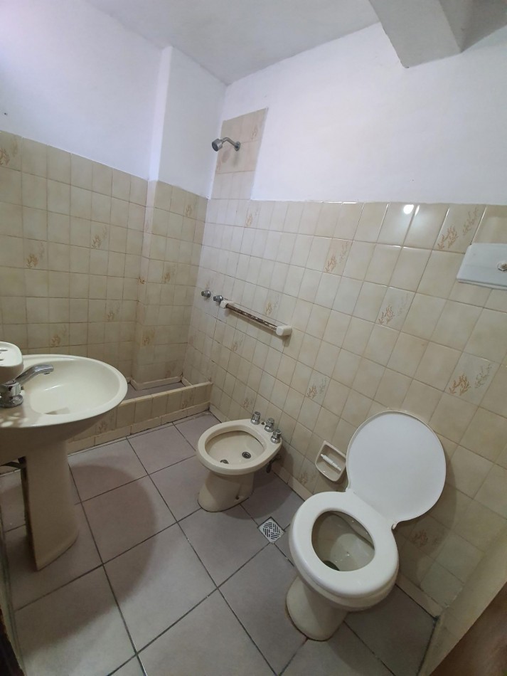 ALQUILO DEPTO 1 DORM $350.000 + EXP + TASAS. ZONA CENTRO