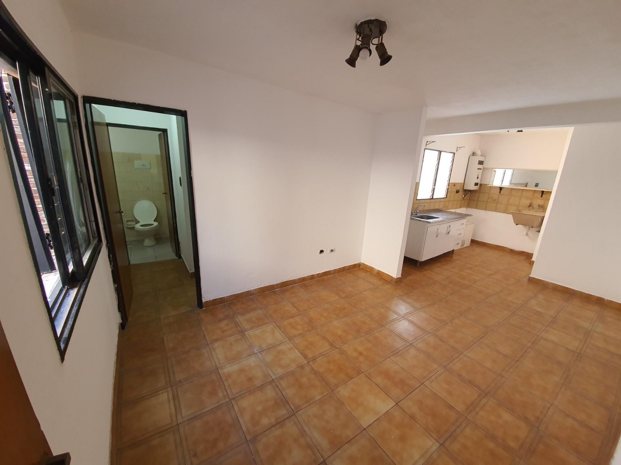 ALQUILO DEPTO 1 DORM $350.000 + EXP + TASAS. ZONA CENTRO