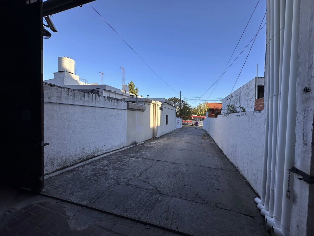ALQUILO GALPON ZONA PATRONATO
