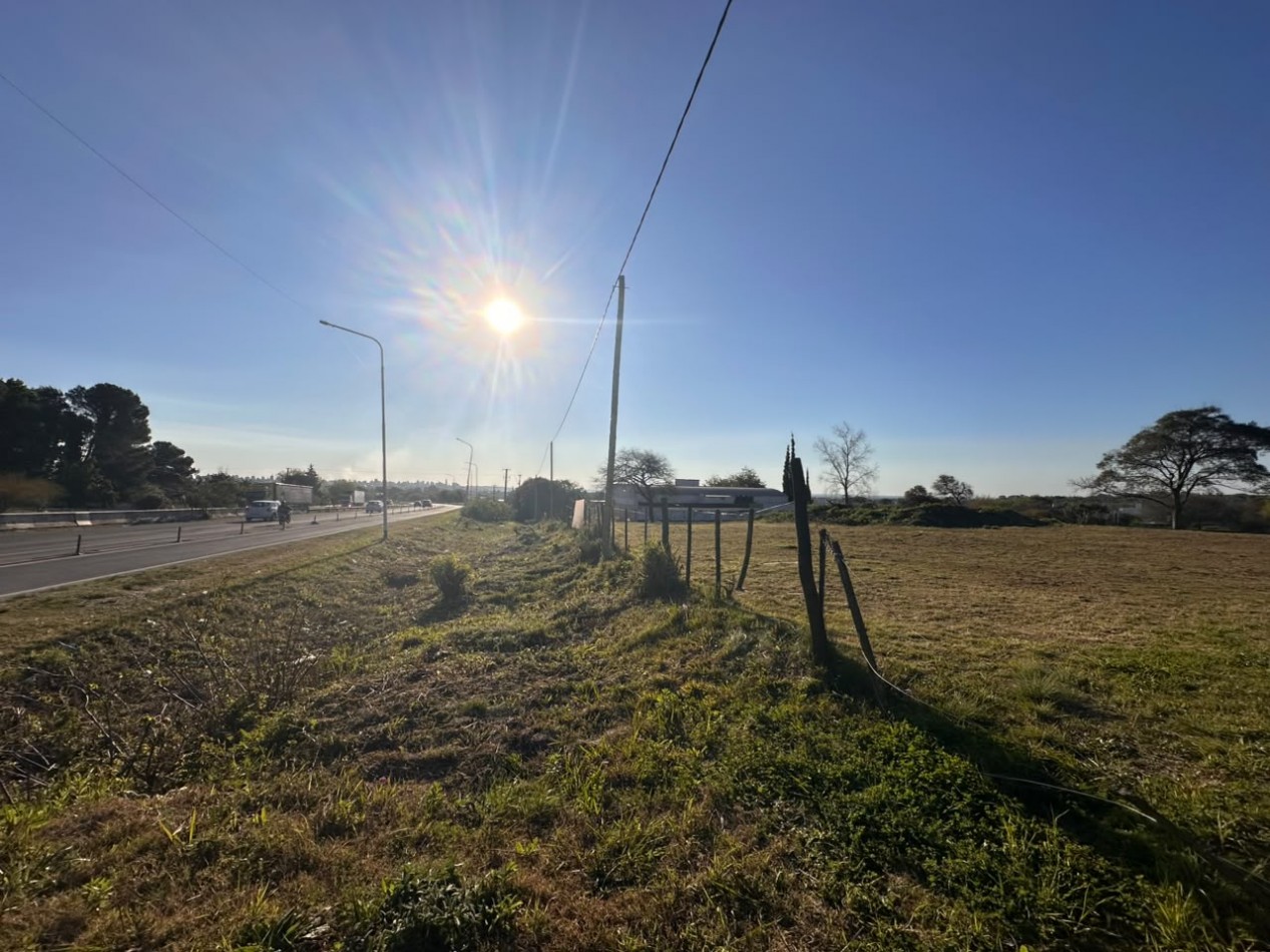 VENDO TERRENO EN ACCESO NORTE 900m2 U$D 80.000