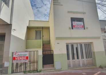 VENDO CASA 3 DORMITORIOS, 3 BAÑOS, GARAJE. ZONA 5 ESQUINAS