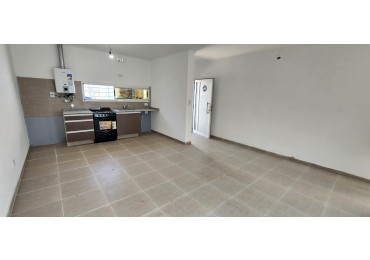 ALQUILO CASA 2 DORMITORIOS $600.000 FINALES