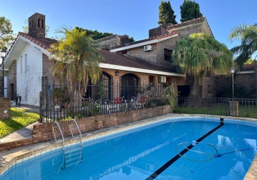 VENDO/PERMUTO CHALET 3 DORMITORIOS, 4 BAÑOS, PILETA U$D 295.000