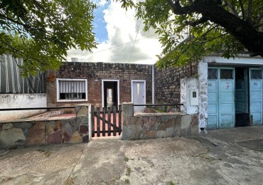 VENDO CASA A RECICLAR ZONA AV. RAMIREZ Y PASTEUR. U$D 49.000 