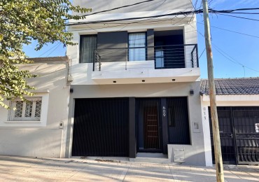 VENDO CASA NUEVA ZONA PARQUE 2 DOR, 3 BAÑOS, COCHERA UD 250.000.-